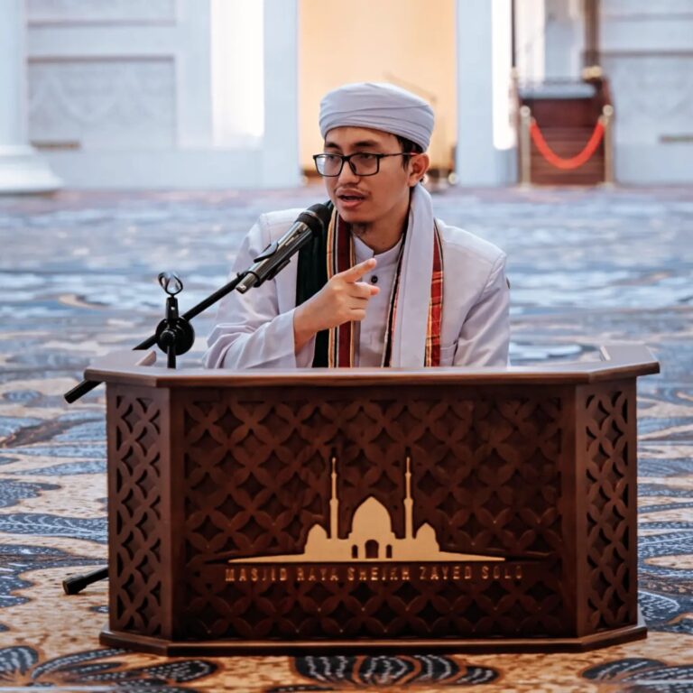 Ketua Fatwa MUI Surakarta KH. Mustain Nasoha Jelaskan Pandangan Empat Mazhab tentang Pernikahan Wanita Hamil