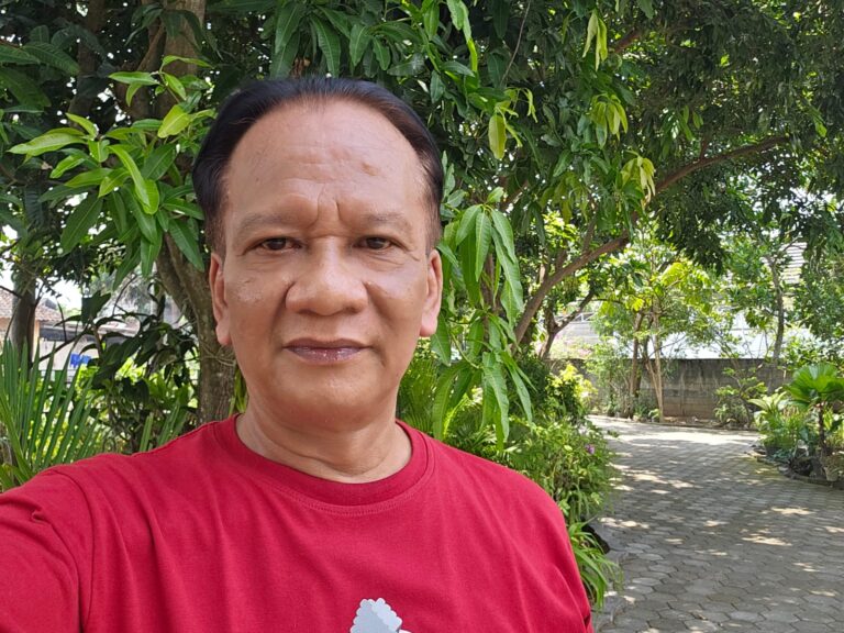 Sekolah Tidak Mengajarkan Jadi Petani