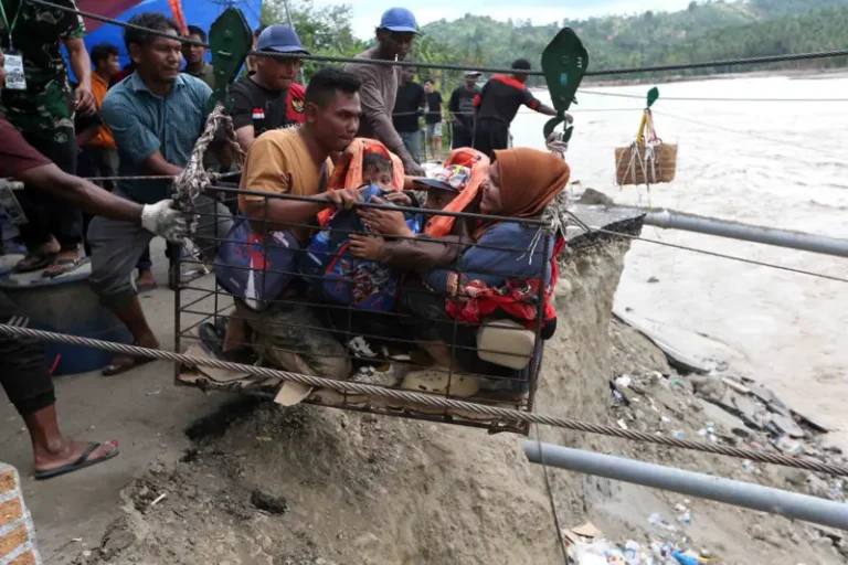 Ketika Rakyat Menolong Rakyat