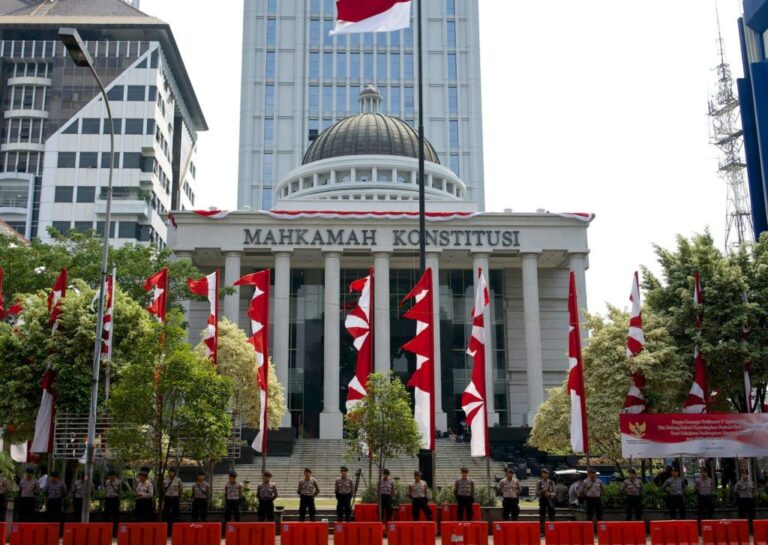 Bukan Konservatisme, Tapi Kekuasaan