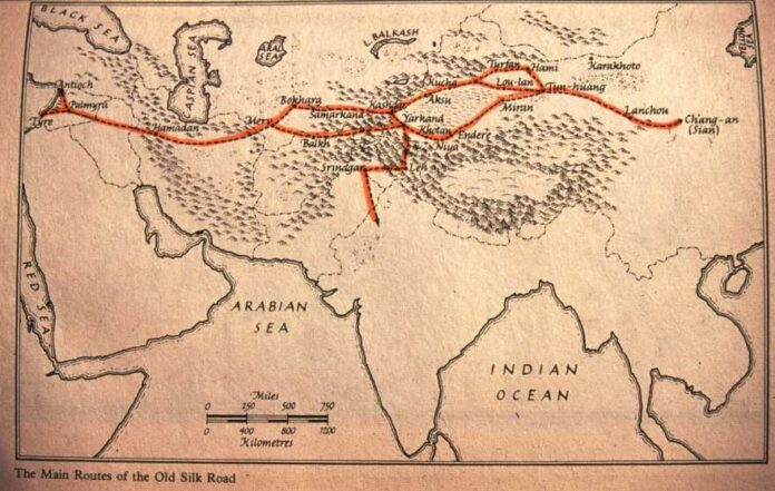 Peta Jalur Sutra Kuno. Sumber: theorientalcaravan.com