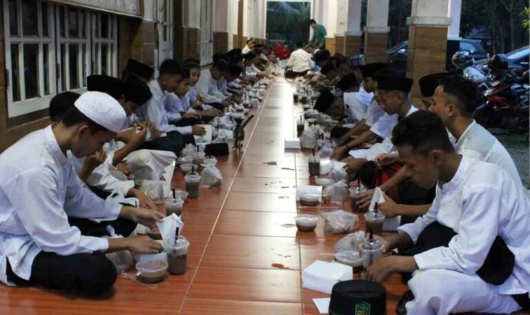 Puasa dan Teologi Kerupuk