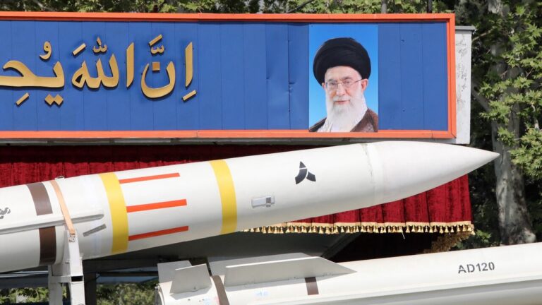 Narasi Perang Agama Melawan Iran