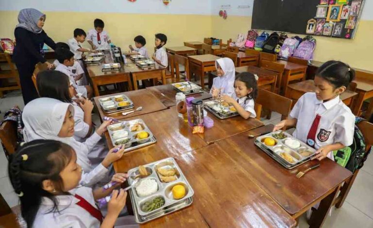 Evaluasi Kritis Program MBG dan Perang Melawan Korupsi