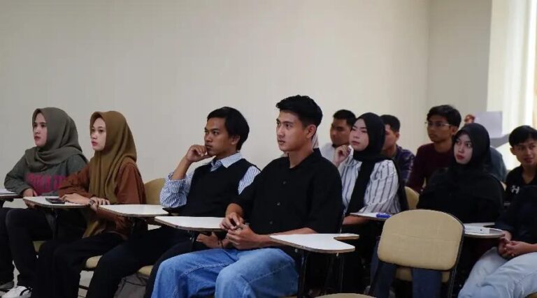Mengapa Filosofi Pendidikan “Sesuai Industri” Itu Problematis?
