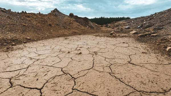 Eskatologi Bumi: Menyimak Sakaratul Maut Kosmos dan Risalah Makrifat Ekosistem