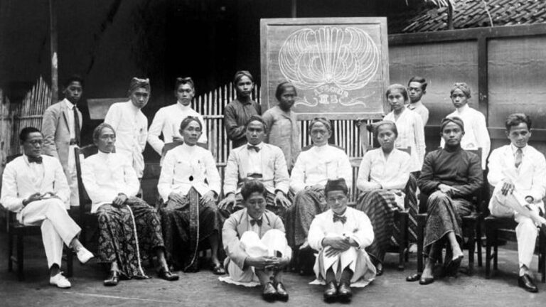 Pendidikan yang Meninggikan Adab