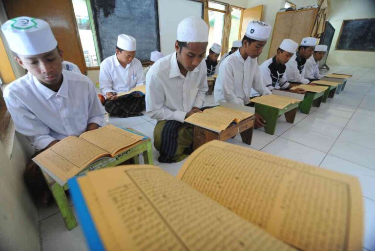 Membaca Bashirah dan Bisyaroh dalam Muktamar Ke-35 NU