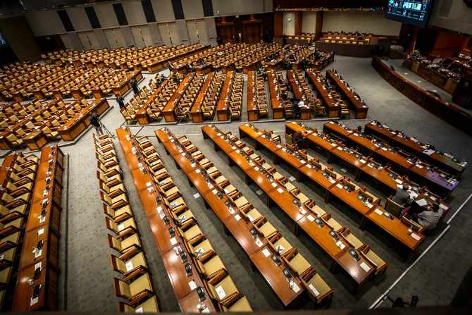 Hati Anggota Parlemen: Bangkai Moral di Meja Operasi Kebudayaan