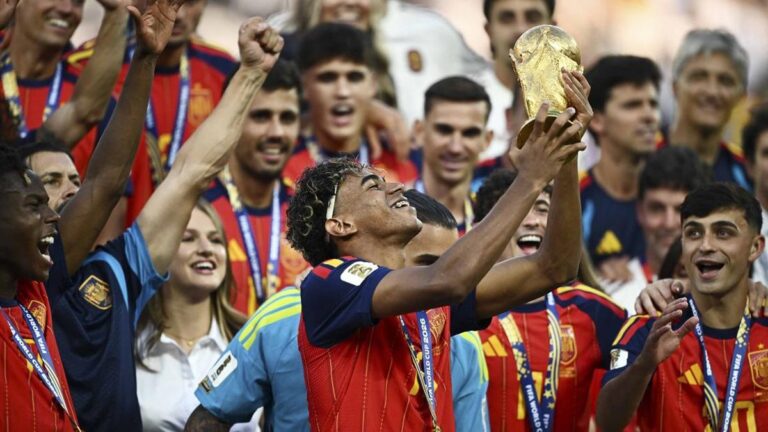 Lamine Yamal, Tropi Piala Dunia dan Doa Neneknya