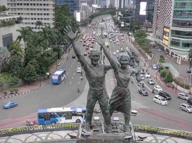 Trubus dan Bahasa Seni yang Memihak