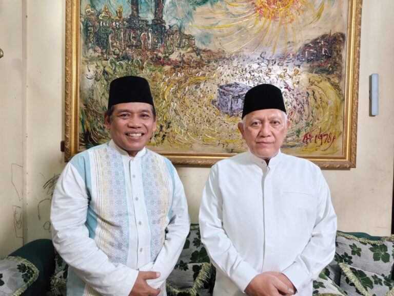 Diplomasi Kuliner Wonokromo: Kehangatan Sate Klathak dan Wedang Uwuh Warnai Pertemuan Ketum PBNU dan Gus Nas