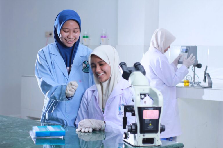 Sains, Krisis Modernitas, dan Urgensi Rekonstruksi Epistemis